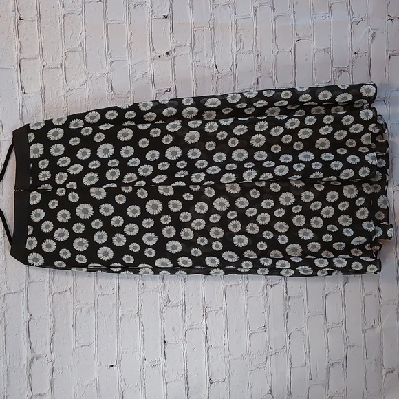 Hot Topic Pushing up the Daisies Split Front Sheer Maxi Skirt NWT 3X - Picture 6 of 8